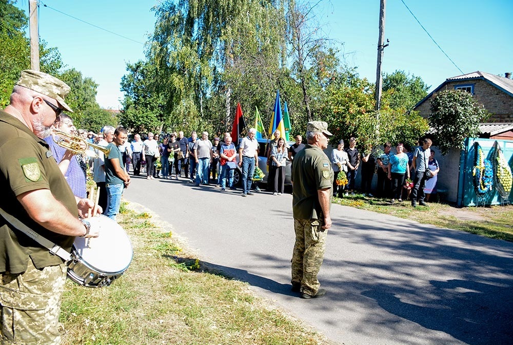 Сущани зустрічають воїна Володимира Семененка 2