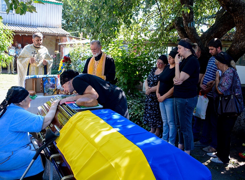 У Сущанах провели в останню путь воїна Володимира Семененка 4