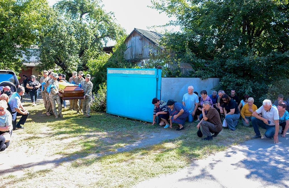 У Сущанах провели в останню путь воїна Володимира Семененка 5