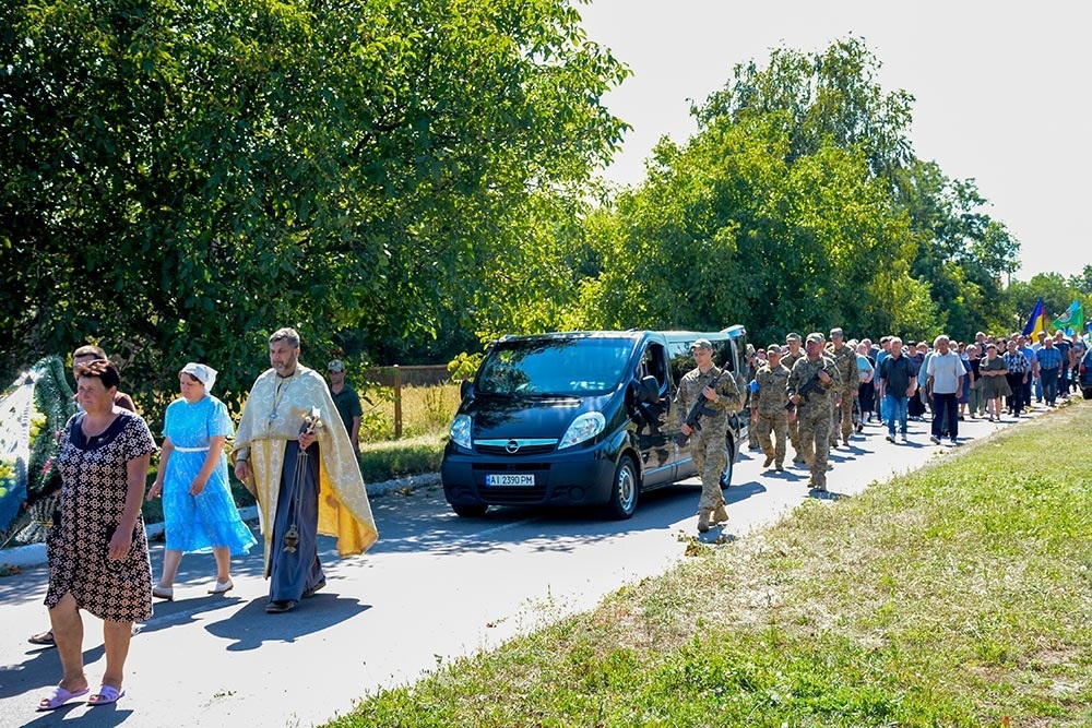 У Сущанах провели в останню путь воїна Володимира Семененка 7