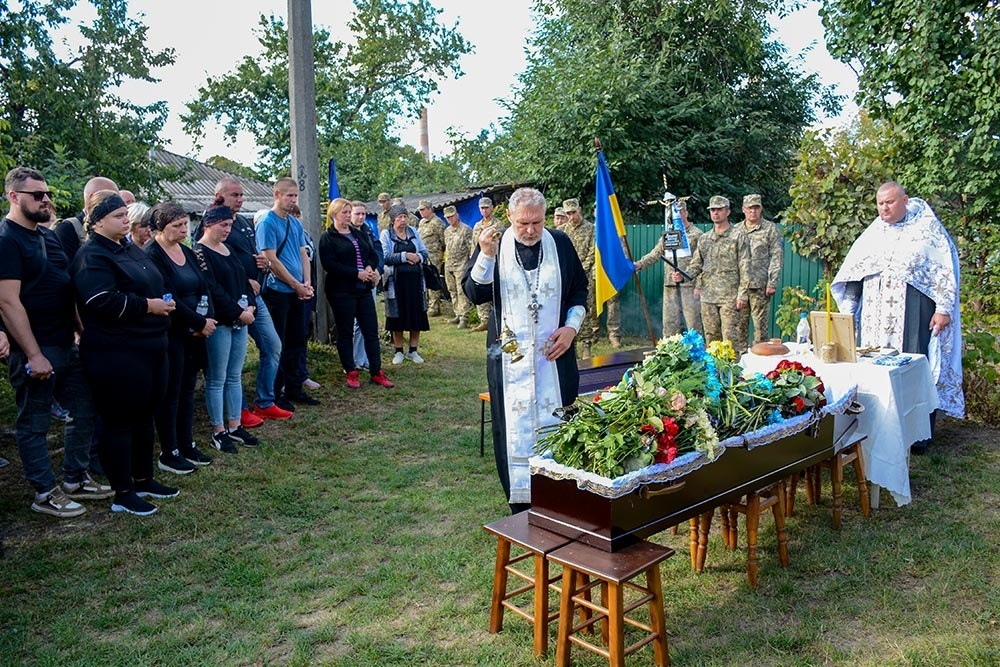 У Кагарлику провели в останню путь воїна Олександра Авраменка 5