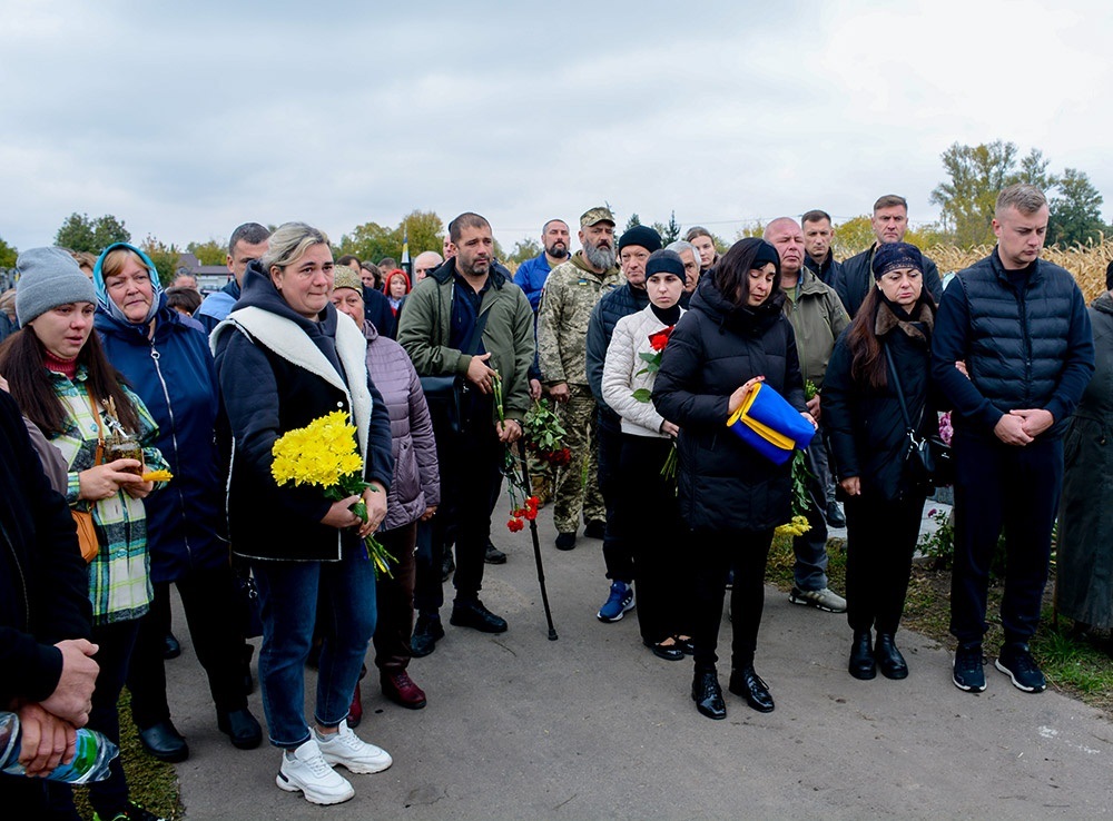У Кагарлику провели в останню путь воїна Віктора Гаркавенка 18