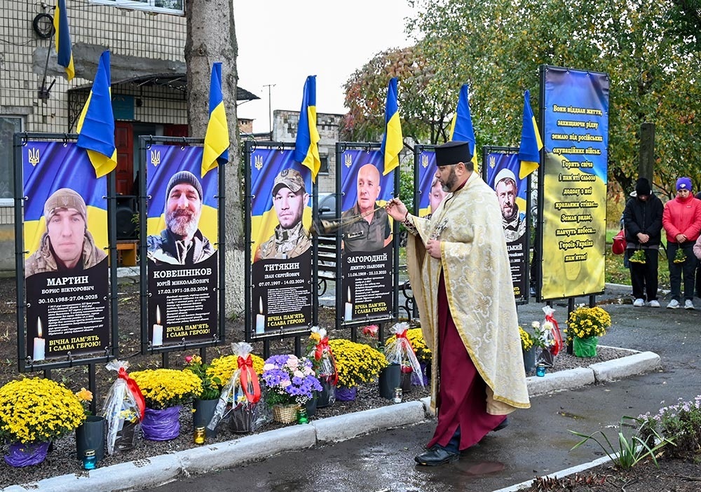 У селі Горохуватка на Кагарличчині відкрили Алею Слави та Пам'яті 9