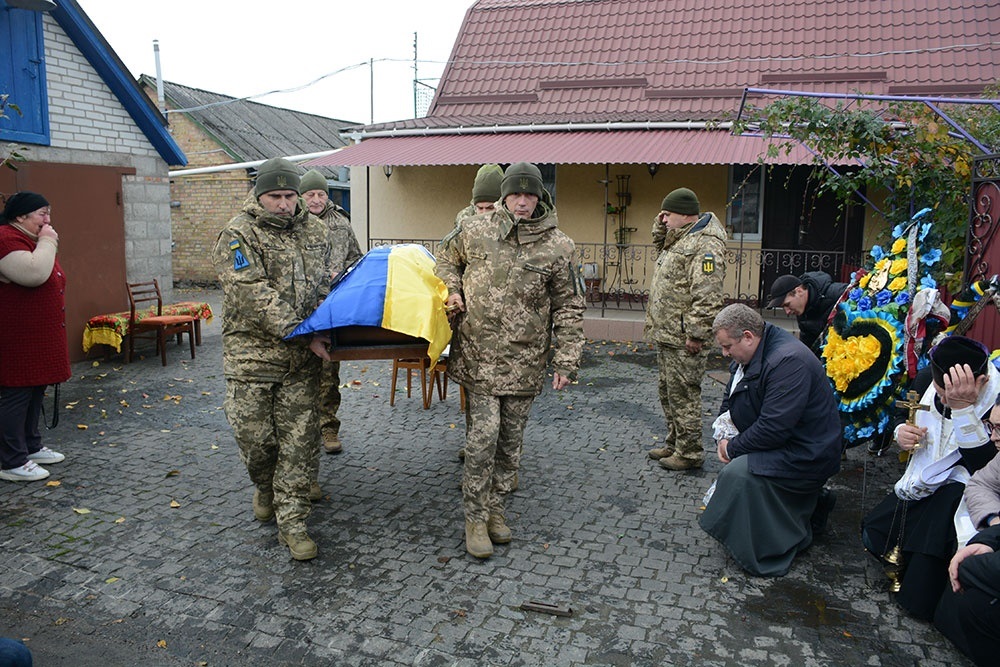 У  Кагарлику провели в останню путь воїна Станіслава Кулініченка - 10
