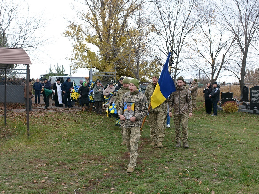 У  Кагарлику провели в останню путь воїна Станіслава Кулініченка - 12