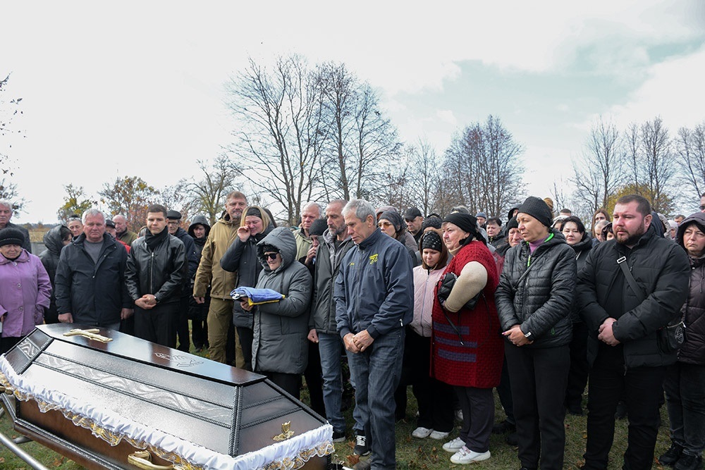 У  Кагарлику провели в останню путь воїна Станіслава Кулініченка - 21