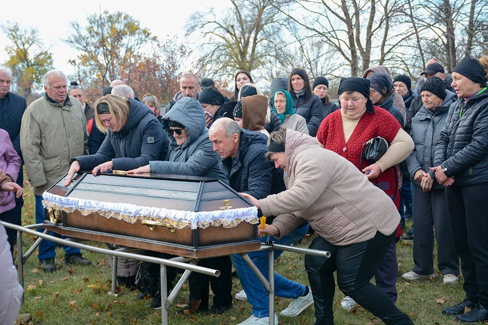 У  Кагарлику провели в останню путь воїна Станіслава Кулініченка - 22