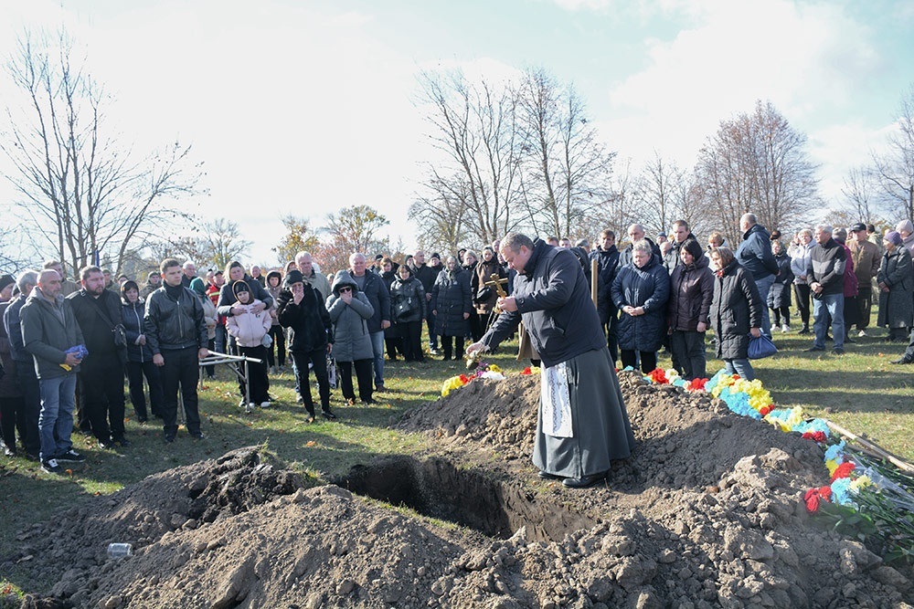 У  Кагарлику провели в останню путь воїна Станіслава Кулініченка - 24