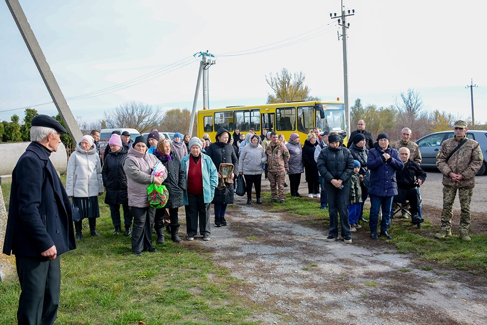 У Кагарлику провели в останню путь воїна Євгенія Пасічного - 12