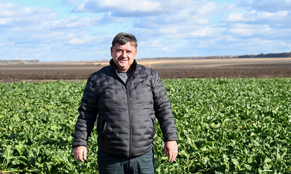 Ми віримо в наші ЗСУ і щиро дякуємо захисникам, що маємо можливість зараз тут з вами розмовляти, вирощувати врожай. Ми віримо в перемогу - каже Олександр Широкоступ