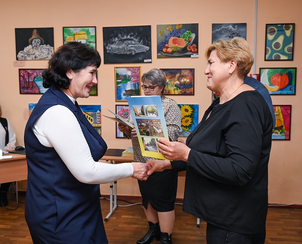 Подяку отримує Наталія Жмудь