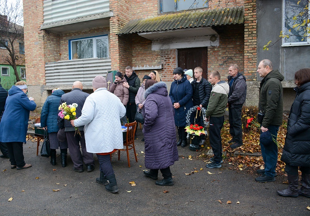 У Кагарлику провели в останню путь воїна Віталія Шандренка - 2