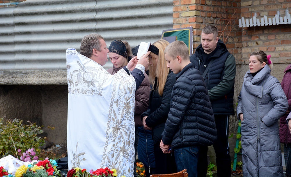 У Кагарлику провели в останню путь воїна Віталія Шандренка - 7