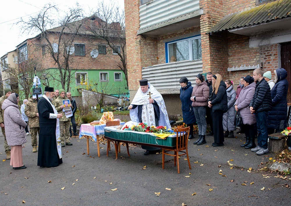 У Кагарлику провели в останню путь воїна Віталія Шандренка - 9