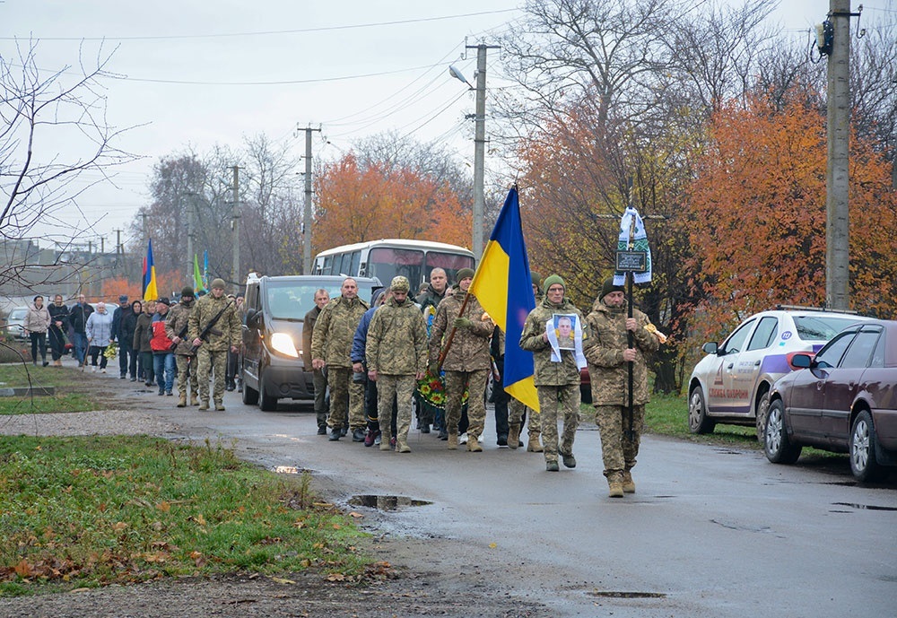 У Кагарлику провели в останню путь воїна Віталія Шандренка - 11