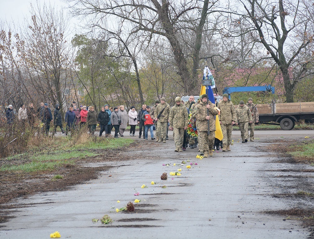 У Кагарлику провели в останню путь воїна Віталія Шандренка - 13