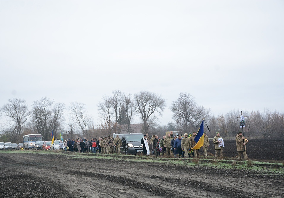 У Кагарлику провели в останню путь воїна Віталія Шандренка - 14