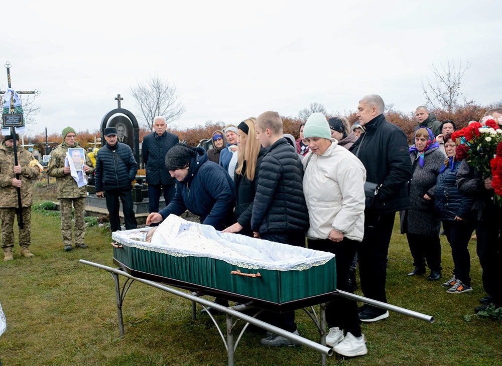 У Кагарлику провели в останню путь воїна Віталія Шандренка - 21