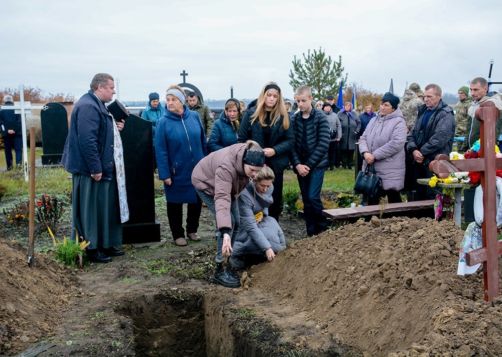 У Кагарлику провели в останню путь воїна Віталія Шандренка - 25