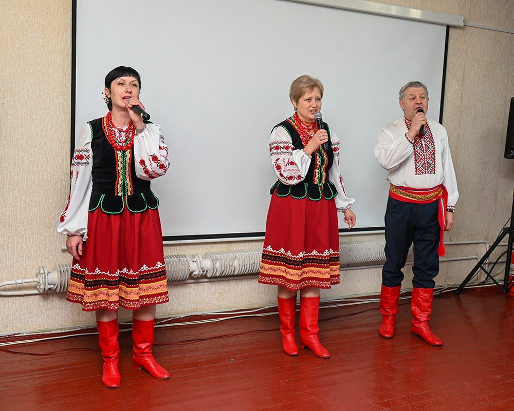 Співоче вітання від народного аматорського ансамблю української пісні Кагарлицького МЦКД