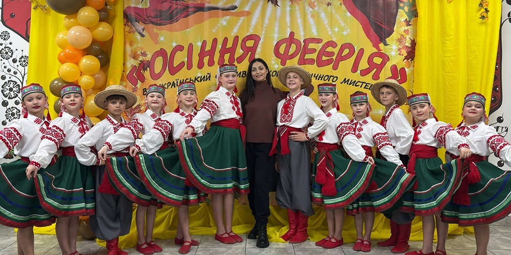 Ольга Кравченко та її вихованці на фестивалі "Осіння феєрія в Черкасах