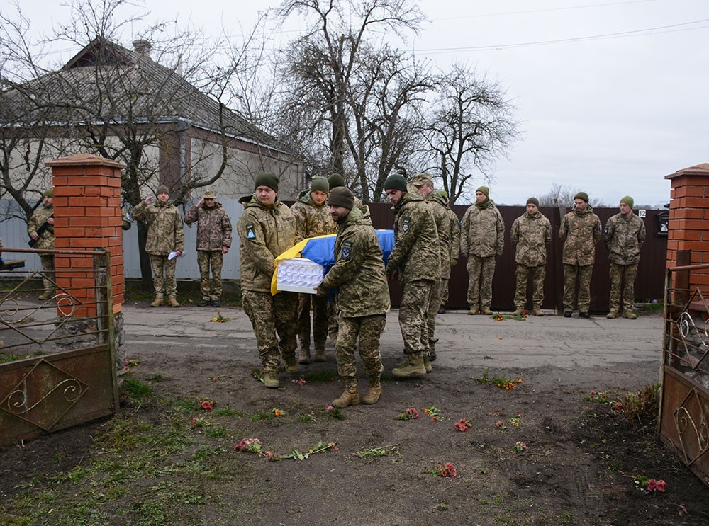 У Кагарлику провели в останню путь воїна Олексія Яценка