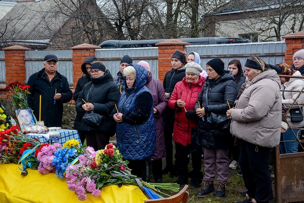 У Кагарлику провели в останню путь воїна Олексія Яценка - 6