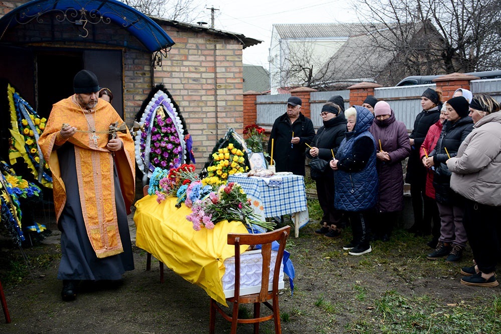 У Кагарлику провели в останню путь воїна Олексія Яценка - 7