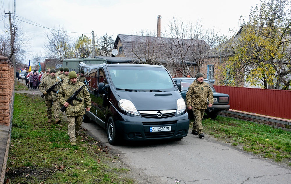 У Кагарлику провели в останню путь воїна Олексія Яценка - 11