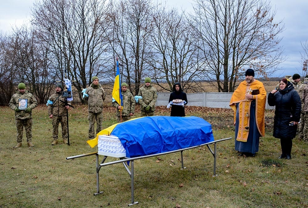 У Кагарлику провели в останню путь воїна Олексія Яценка - 14