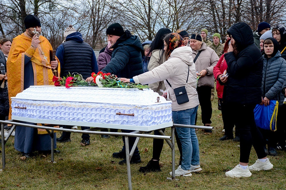 У Кагарлику провели в останню путь воїна Олексія Яценка - 21