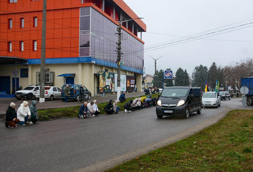 Кагарлик прощається із воїном Захаром Романюком - 2