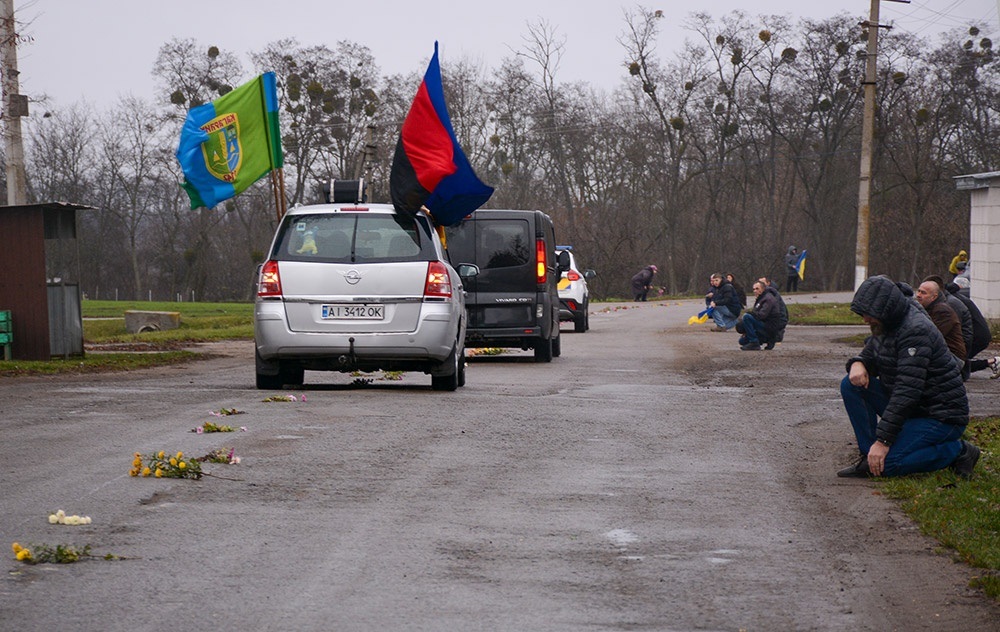 Халча зустрічає воїна Захара Романюка