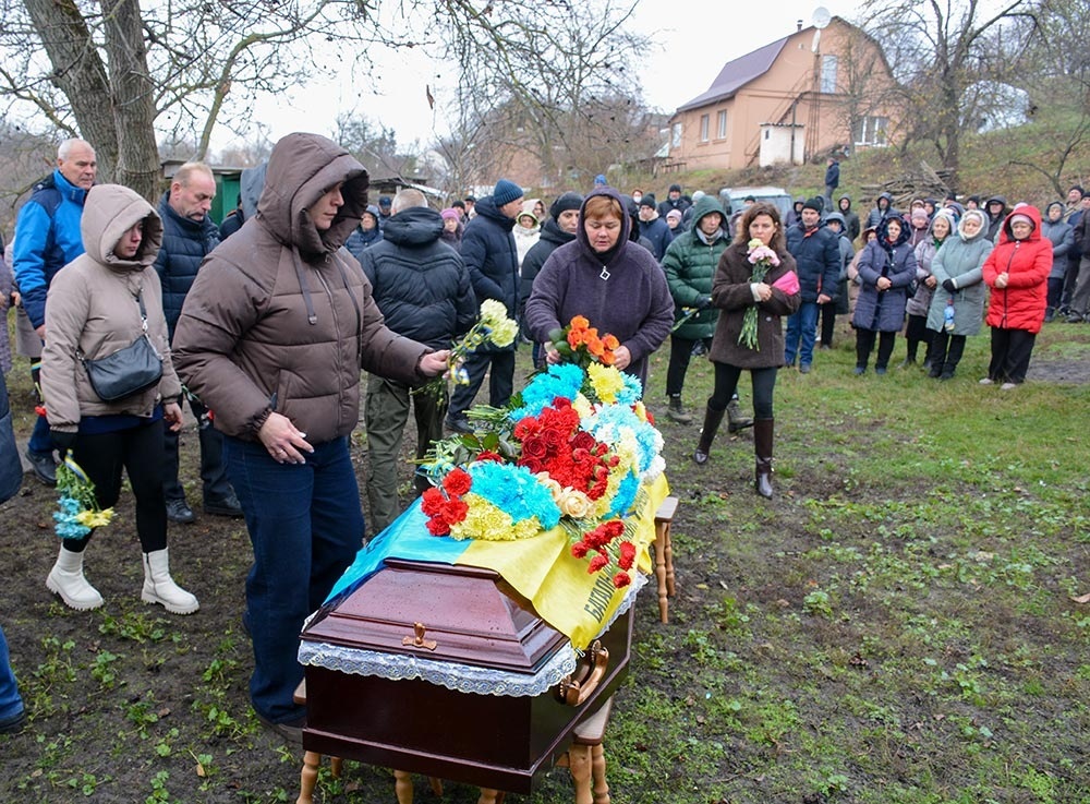 Халча зустрічає воїна Захара Романюка - 3