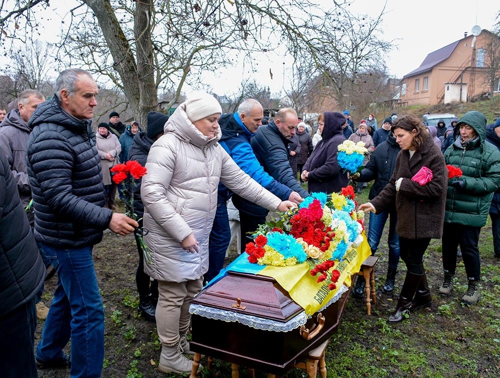 Халча зустрічає воїна Захара Романюка - 4