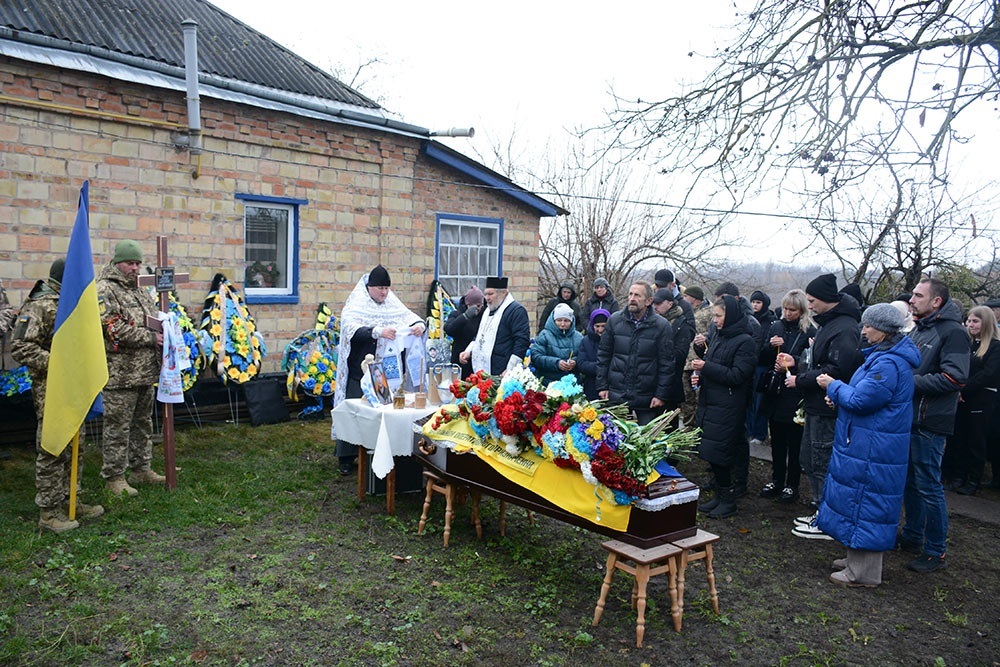  У Халчі провели в останню путь воїна Захара Романюка - 2