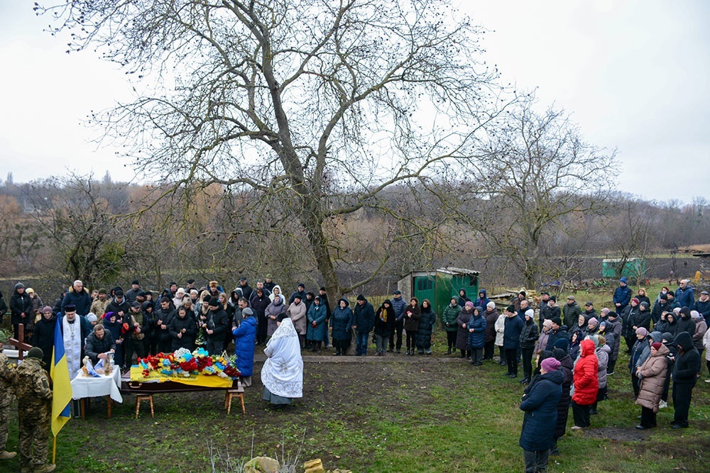  У Халчі провели в останню путь воїна Захара Романюка - 3