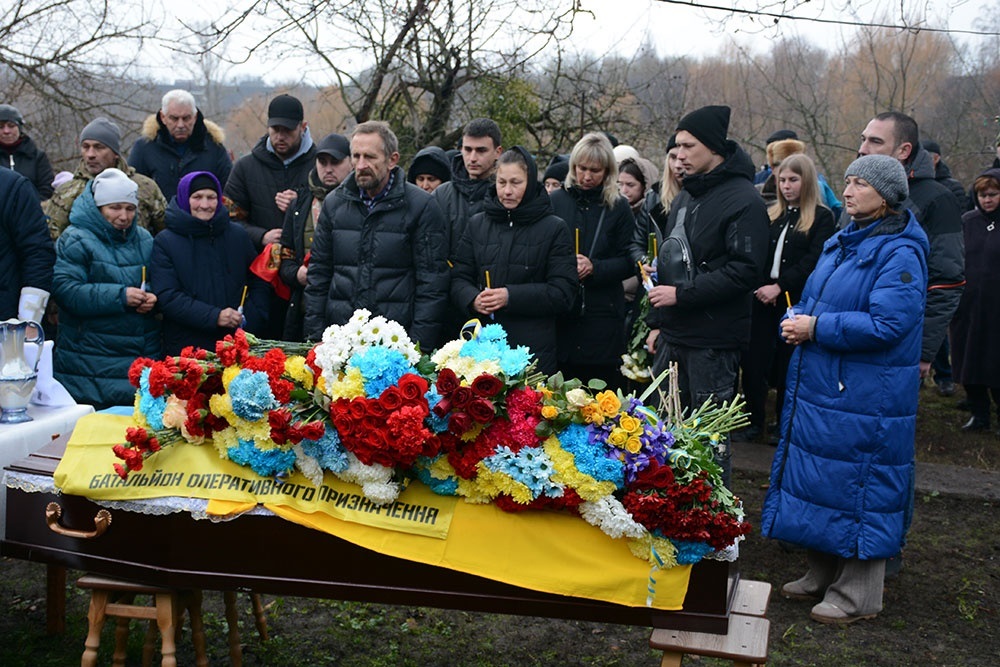  У Халчі провели в останню путь воїна Захара Романюка - 4