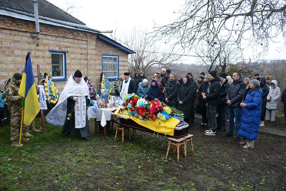  У Халчі провели в останню путь воїна Захара Романюка - 5