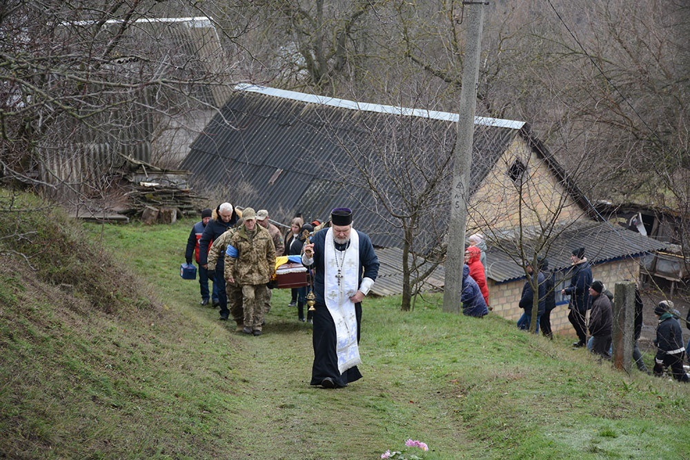  У Халчі провели в останню путь воїна Захара Романюка - 8