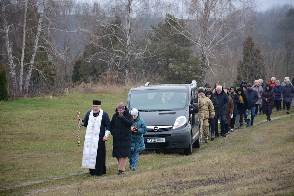  У Халчі провели в останню путь воїна Захара Романюка - 11