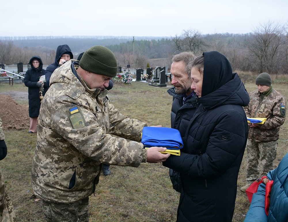  У Халчі провели в останню путь воїна Захара Романюка - 16