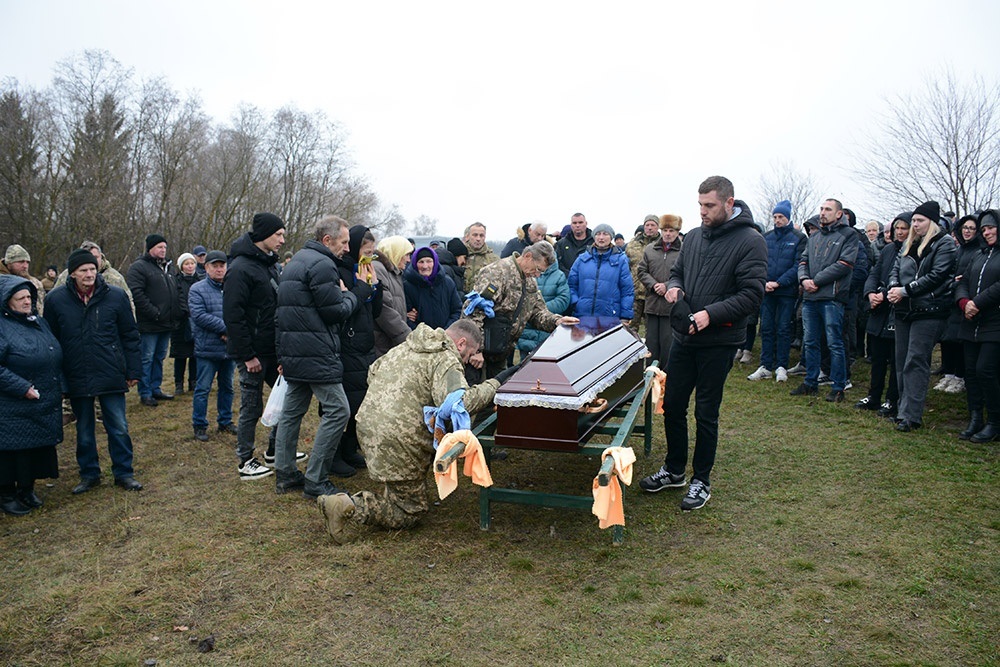  У Халчі провели в останню путь воїна Захара Романюка - 20