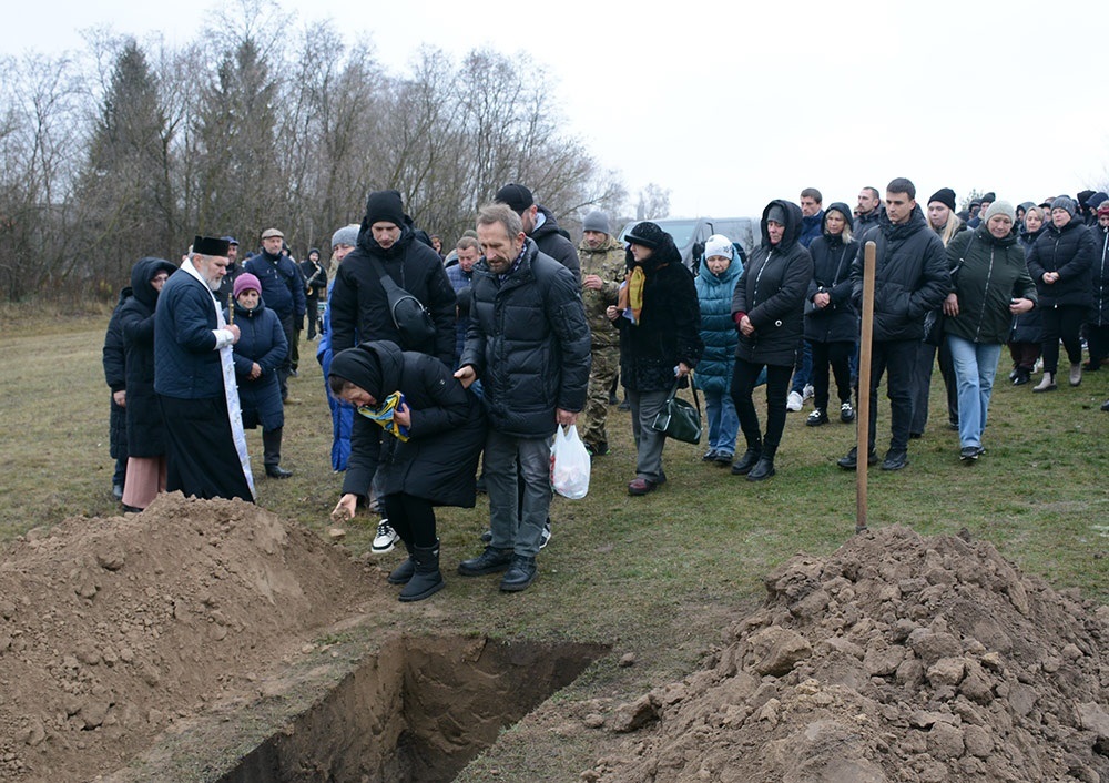 У Халчі провели в останню путь воїна Захара Романюка - 23