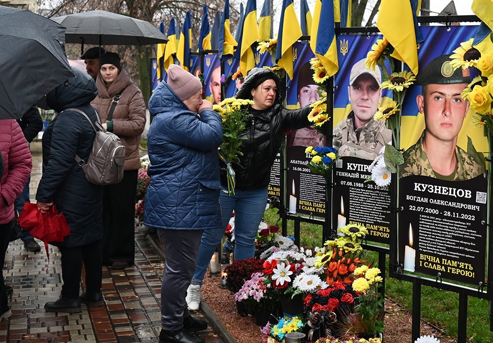 Рідна загиблих воїнів га Алеї Славив Кагарлику - 2