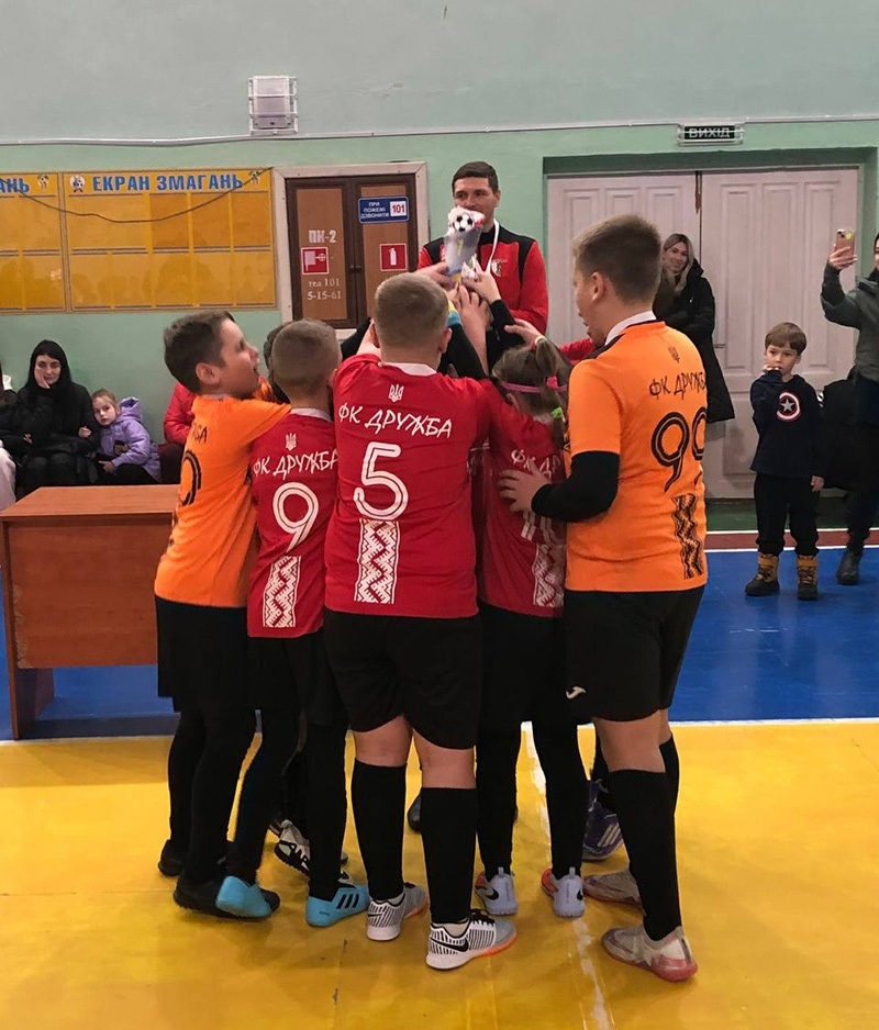 «ДЮСШ-ДРУЖБА» з Кагарлика отримує кубок чемпіонів турніру в Переяславі