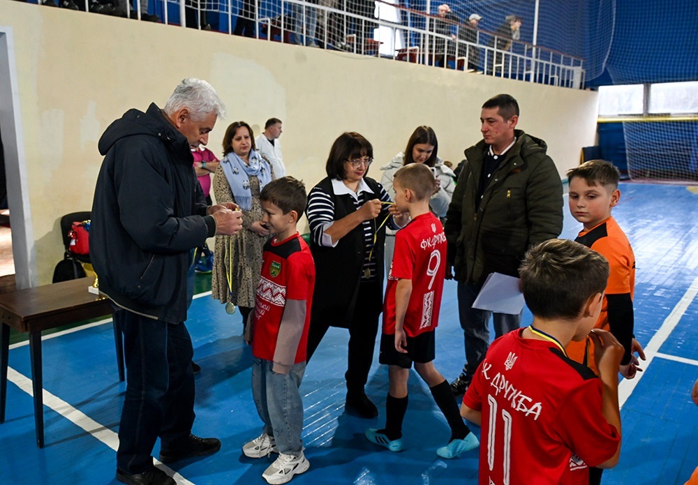 Нагороди отримує команда "Дружба" Кагарлицького ліцею №1 імені Василя Мамія