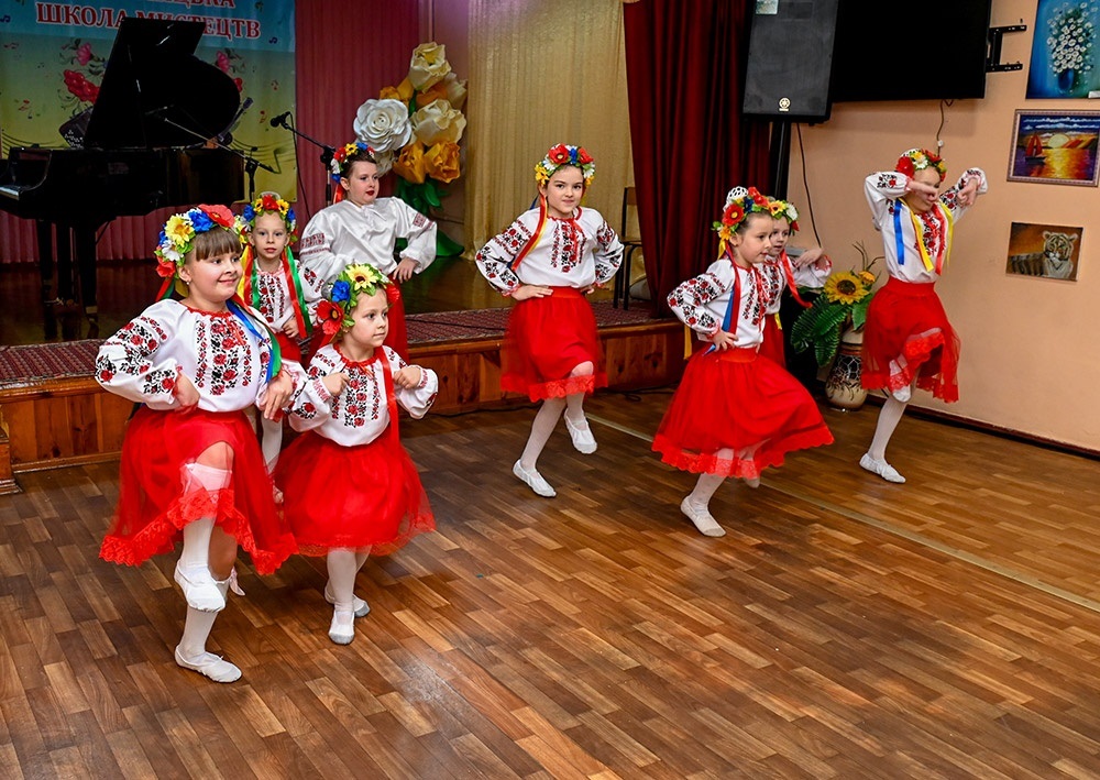 Виступ хореографічного колективу Кагарлицької школи мистецтв