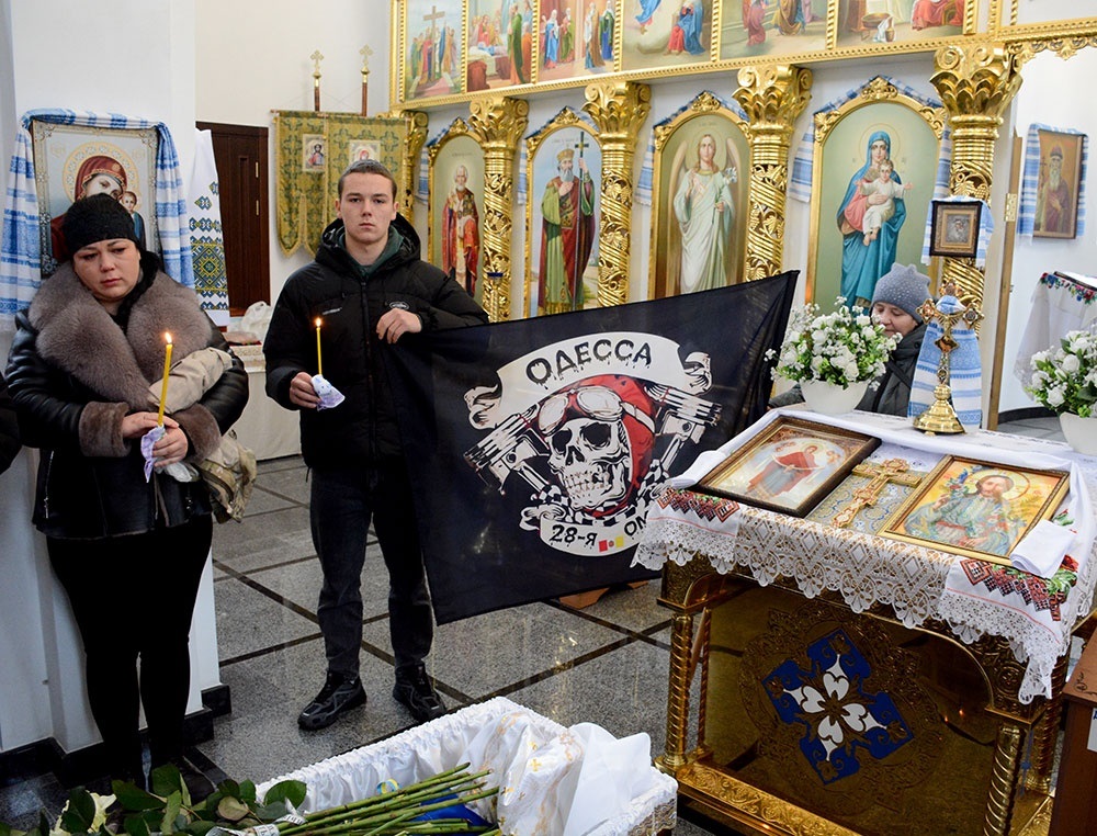 У Ставах провели в останню дорогу воїна Володимира Степанчука - 7