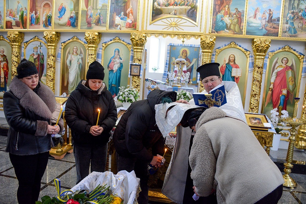 У Ставах провели в останню дорогу воїна Володимира Степанчука - 8